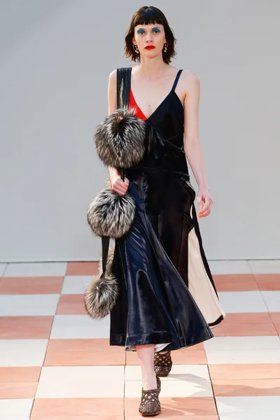 Look 34